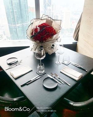 Thumbnail: L'amour de ma vie Luxury 99Pcs Red Rose Bouquet