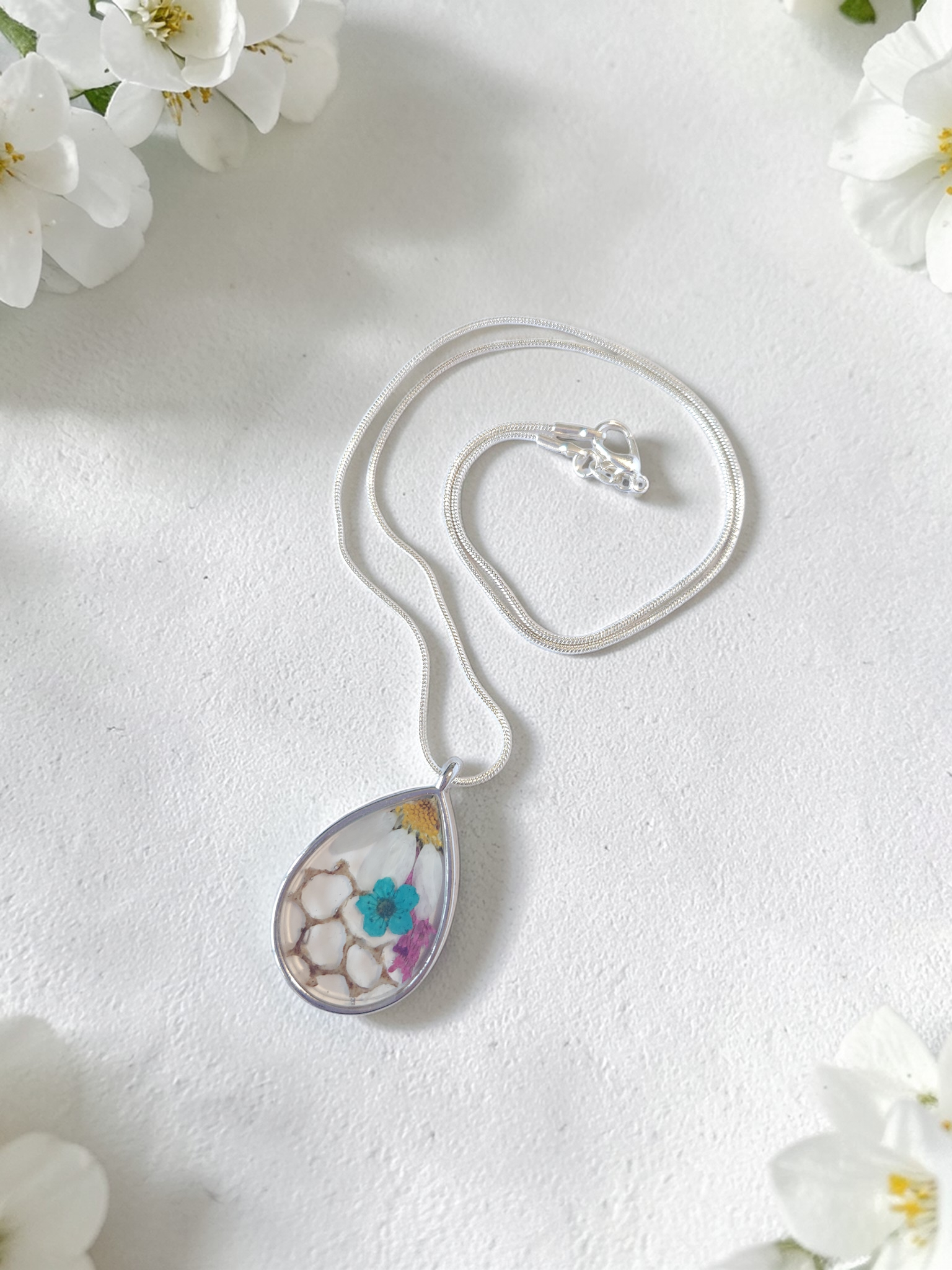 HONEYCOMB TEARDROP NECKLACE