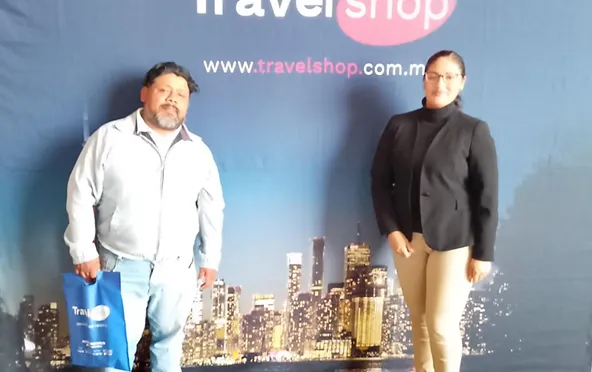 Levántate y Viaja by FraVEO participó en un desayuno organizado por Travel Shop