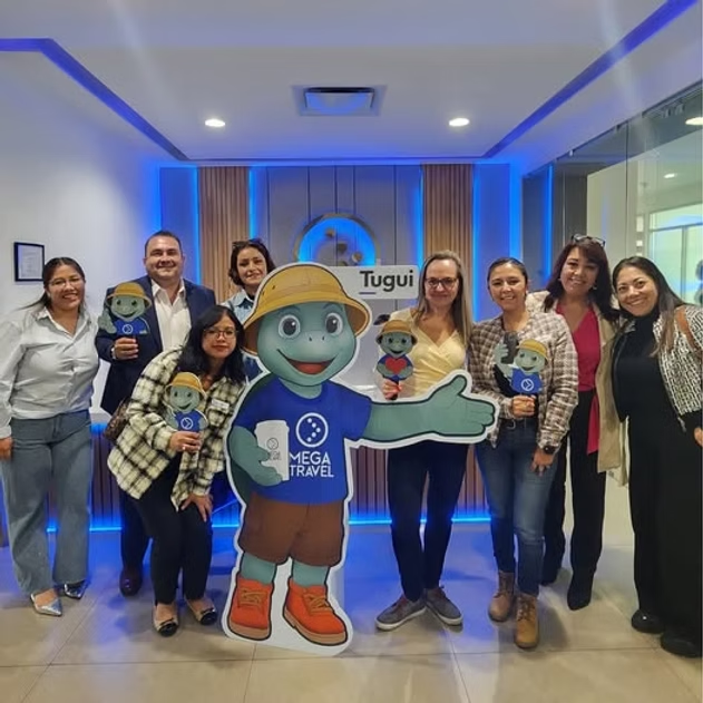 HolamundobyFraveo en la capacitación en ventas y redes sociales.