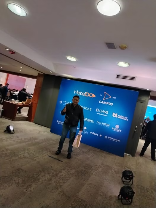 Levántatey Viaja By FraVEO presente en el desayuno-capacitación con motivo del 25 aniversario de HotelDO