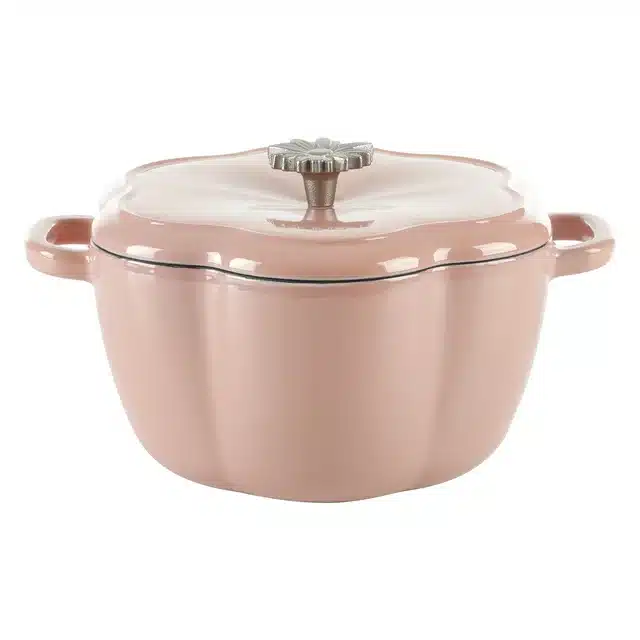 pioneer dutch oven in pink