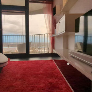 extravagante Suite über den Dächern Augsburgs.Wunderschönes, modernes Appartement. Ideale Ferienunterkunft in Augsburg Der Sky Romantic Room ist eines der beiden Design Appartements der Sky Appartements Hotelturm .In der 33 Etage des Hotelturms lassen sie hier den Städtetrip in Augsburg oder auch etwa ein Heimspiel des FC Augsburg revuepassieren. Vom  Balkon sehen Sie auf die beleuchtete FCA  Arena und die Lichter der Fuggerstadt .