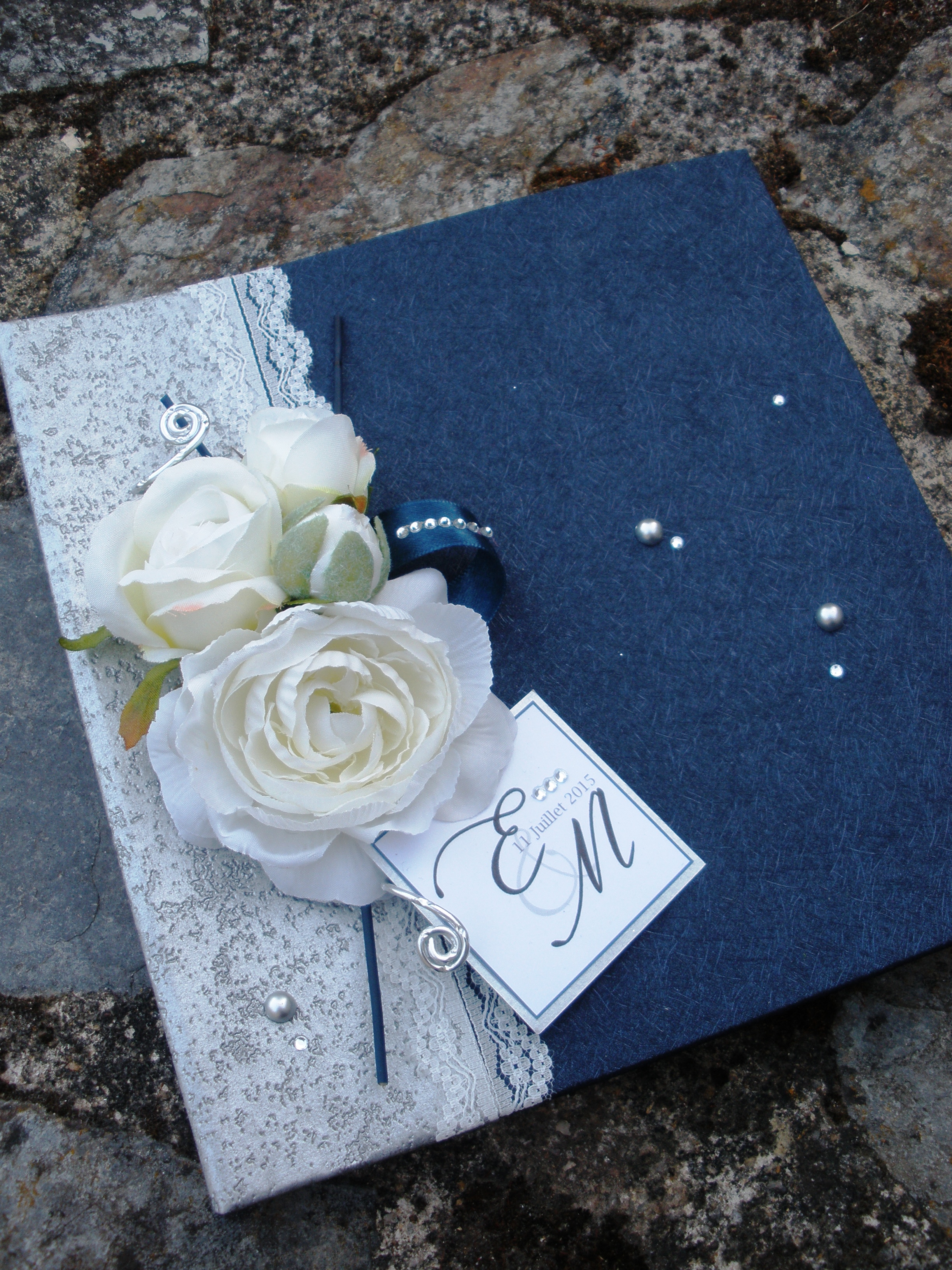 Bleu Marine, Blanc et Argent