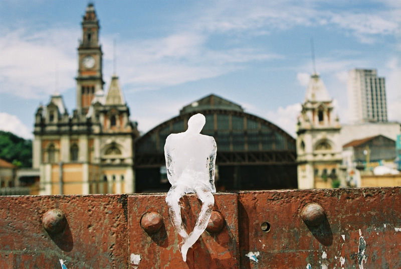 minimum monument by Néle Azevedo