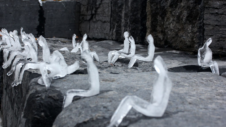 Minimum Monument by Néle Azevedo