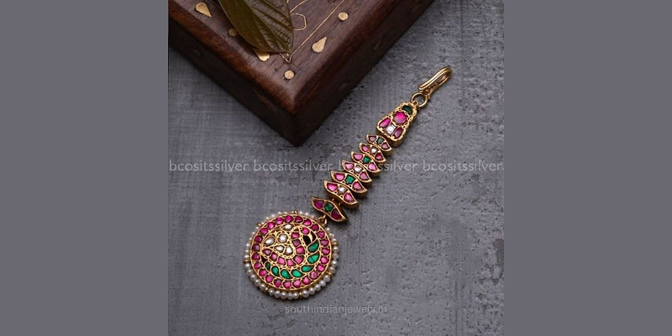 Mundake , Mang tika, traditonal jewellery of karnataka, traditional jewellry of kannadiga bride, south Indian jewellery, south Indian jewellery designs, south Indian jewels