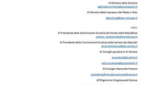 Compensazione delle spese per mancato rispetto di carattere e interlinea dell'atto giudiziale