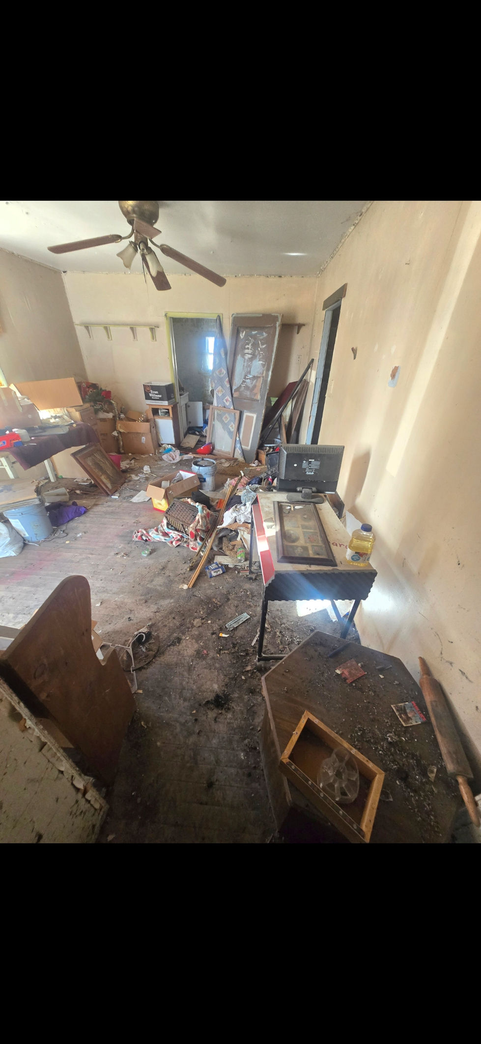 Dining room Pre contents removal