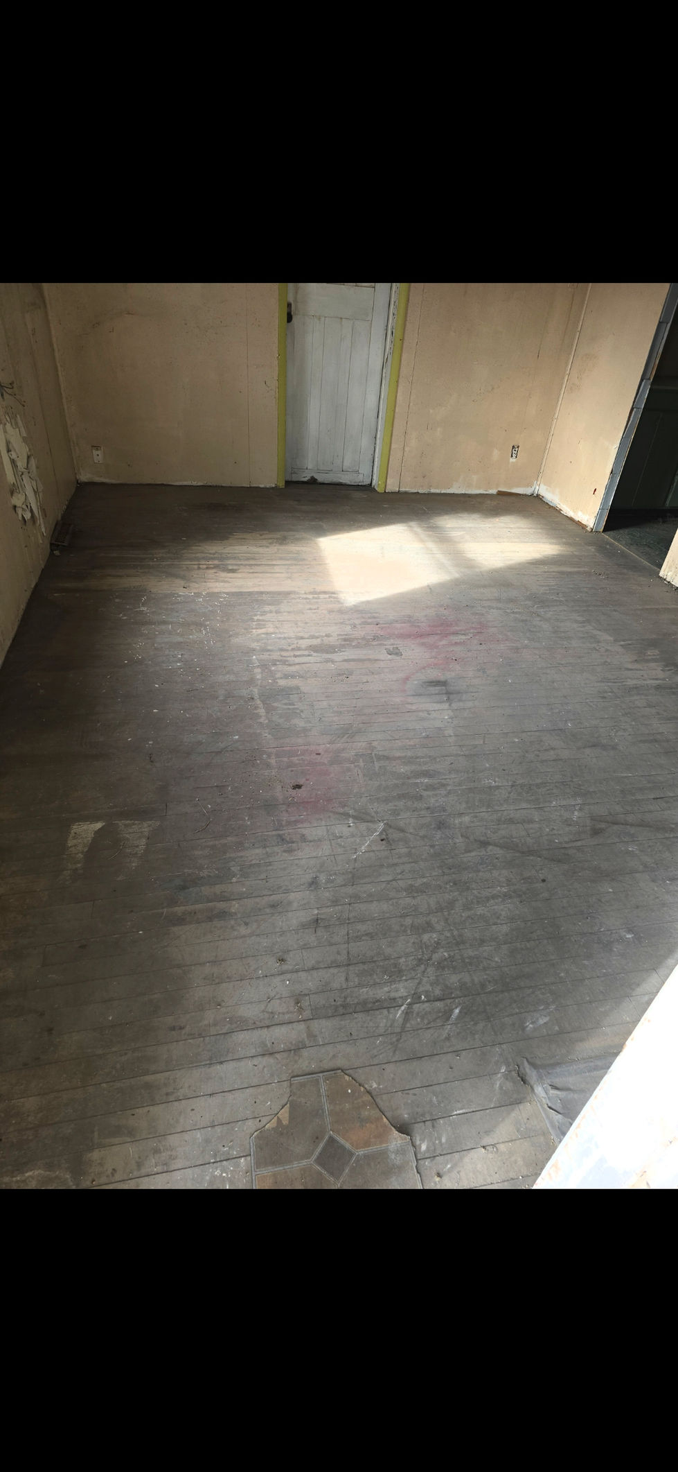Dining room post contents removal