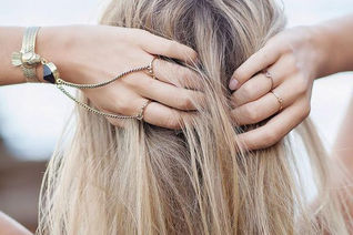 Champú seco o “Dry Shampoo”: Qué es, cómo me cambió la vida y cómo podría cambiar la tuya también