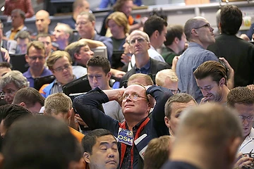 Imagem mostra operários durante pregão na CBOE