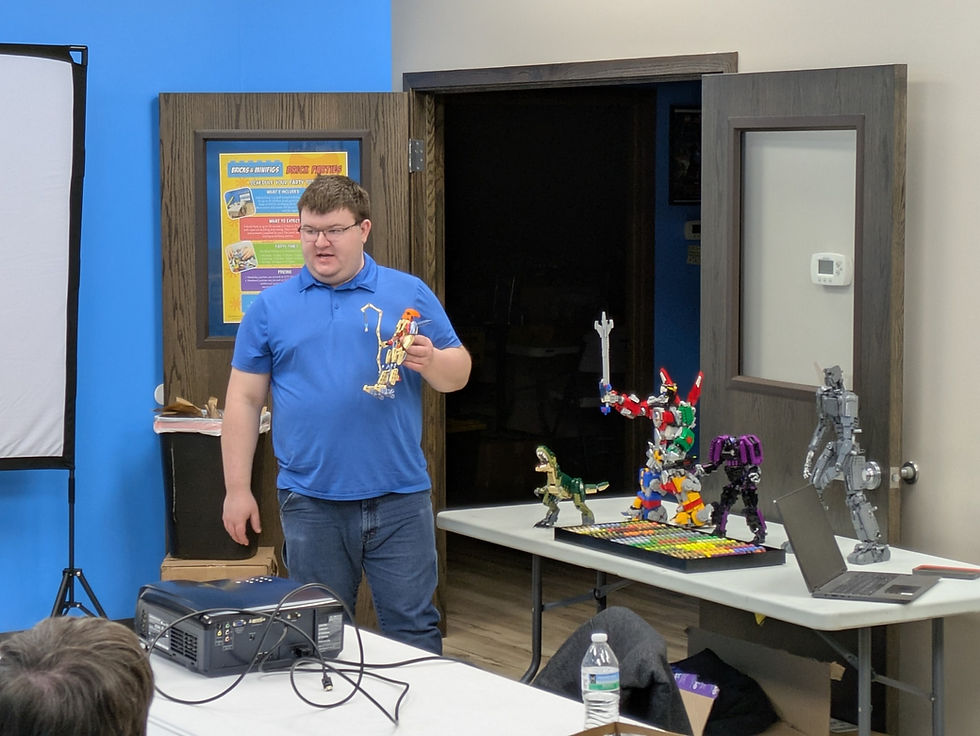 Matt presenting on Bionicles and building with motion at a SODALUG meeting