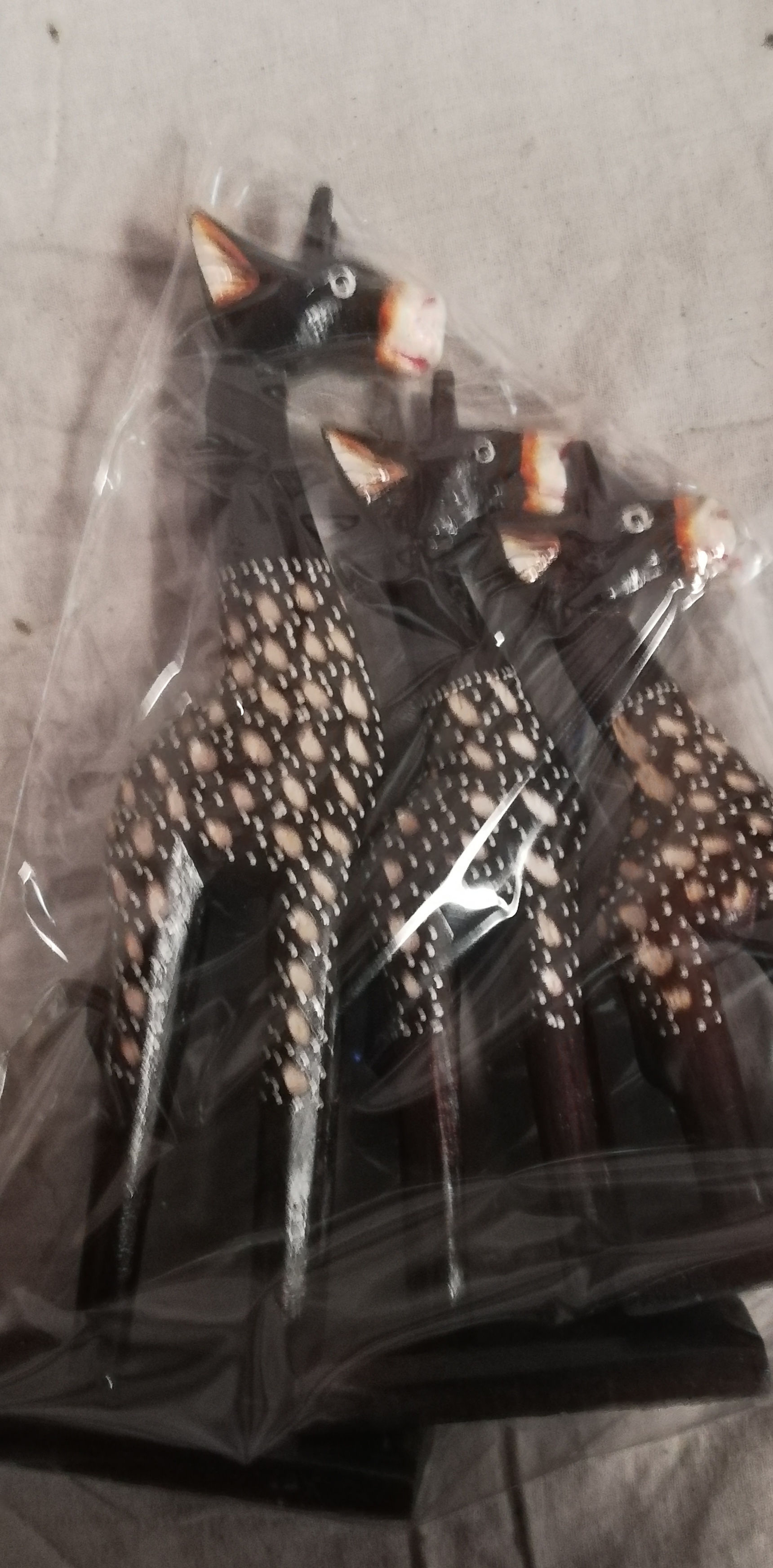 serie de 3 girafes 25/20/15 cm en bois d albesia