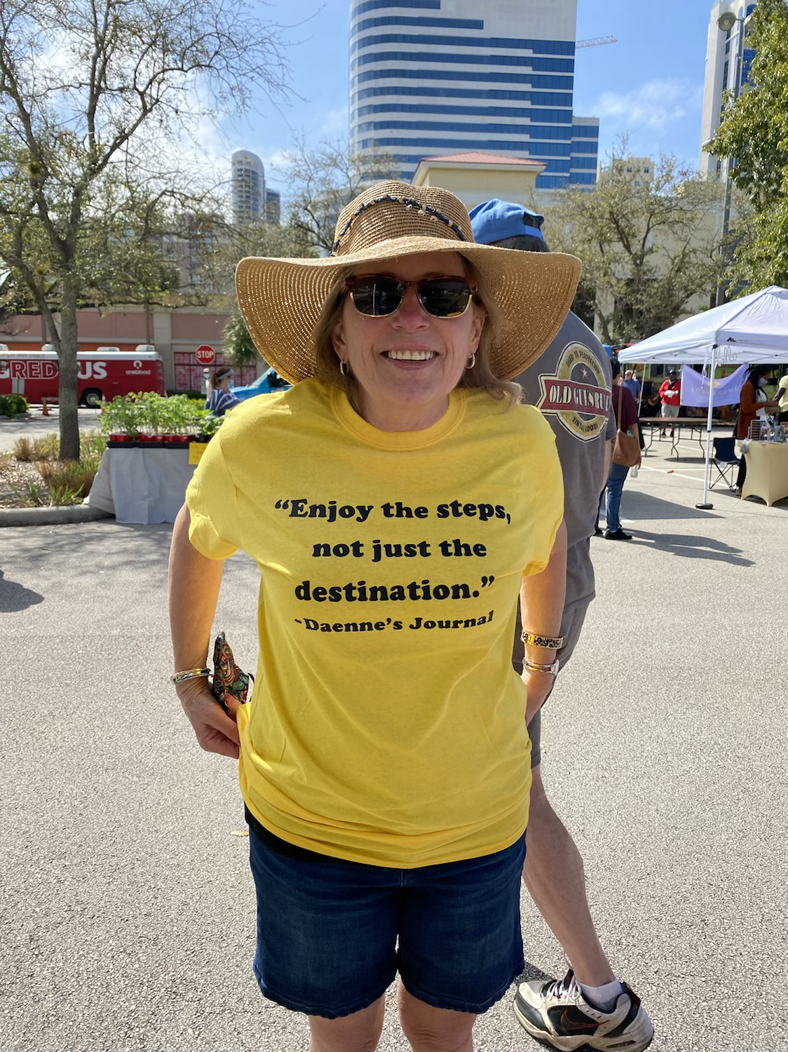 T-shirt Enjoy the steps, not just the destination