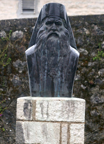 Ο άγνωστος κληρικός που προσέφερε στην Ελλάδα...