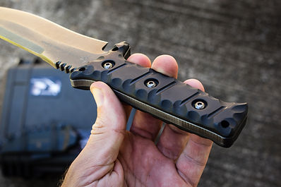 Primal Knife Leon Scott Kennedy RE4 knife (7).jpg