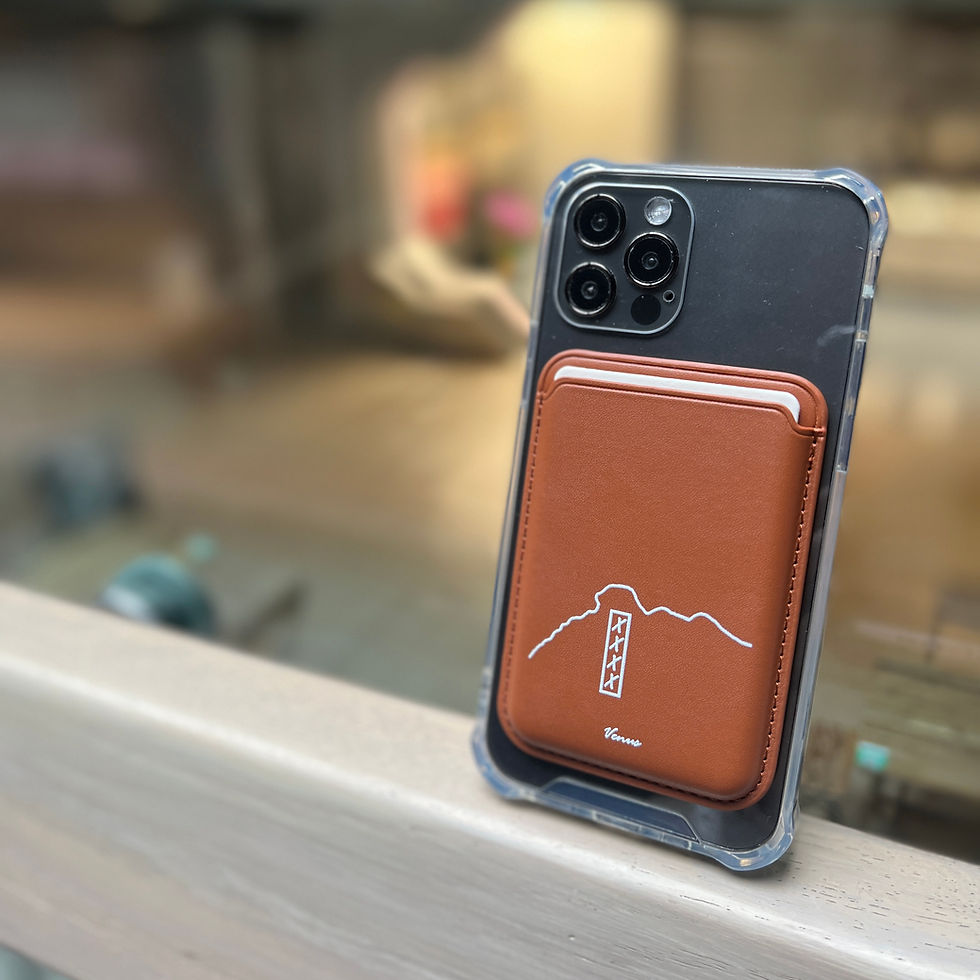 縮圖：【獅子山(自訂名字)】iPhone吸磁卡套訂製(附送手機殼)