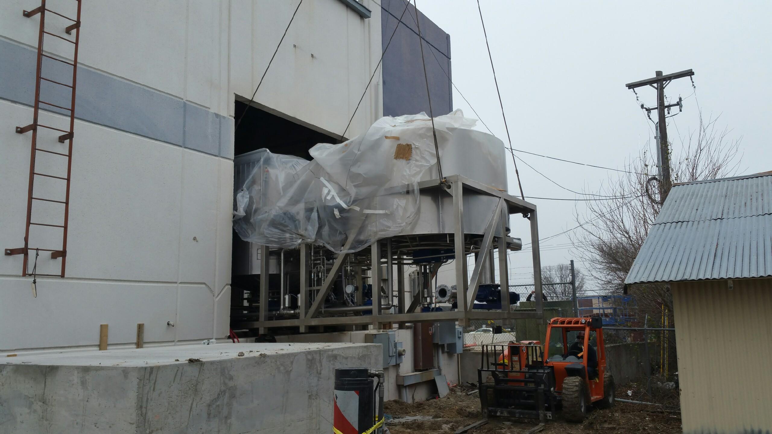 Celis Brewery tank install