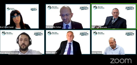 a picture of faces in an online web conference 