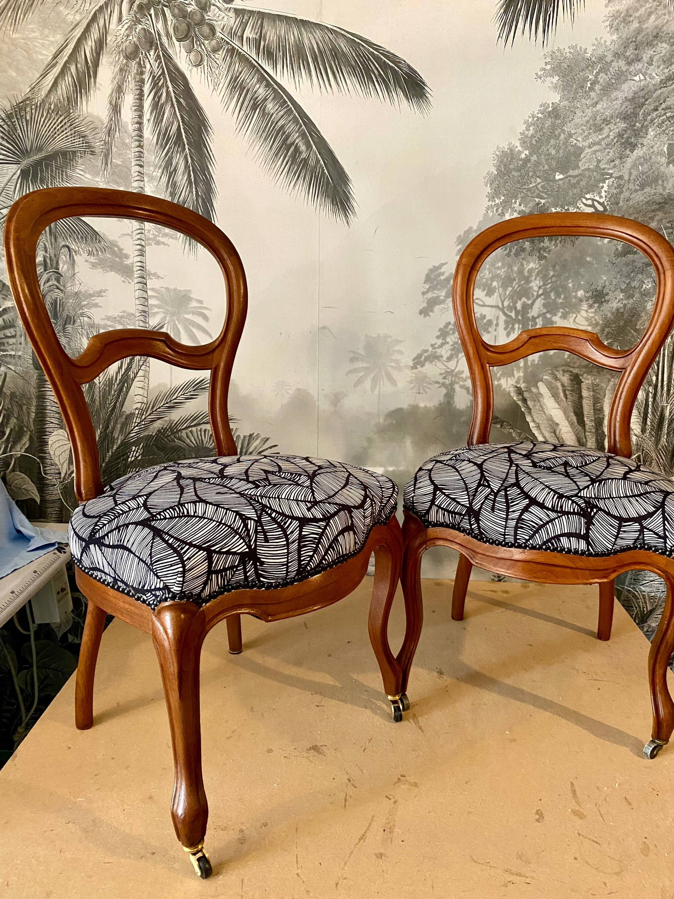 Chaises vue de biais