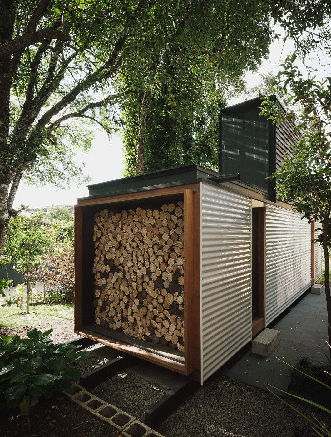 03 _ galpão © pedro kok.jpg