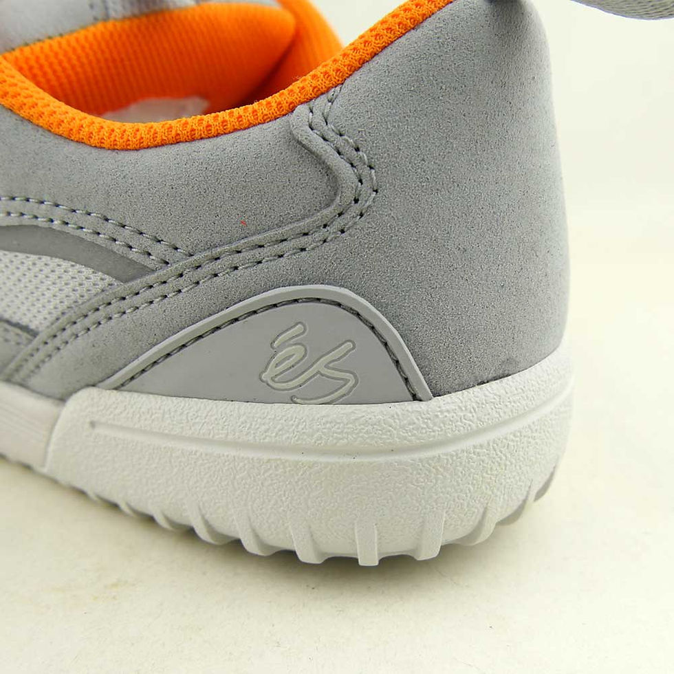 サムネイル： eS QUATTRO GRAY
