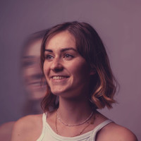 SOLÈNE-PORTRAIT-DUOTONE.jpg