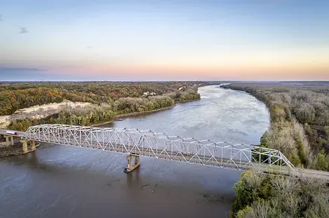 depositphotos_172511422-stock-photo-missouri-river-bridge-aerial-view.jpg