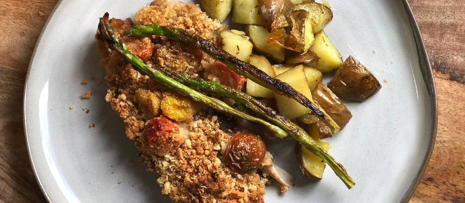 Corvina al horno con costra mediterránea