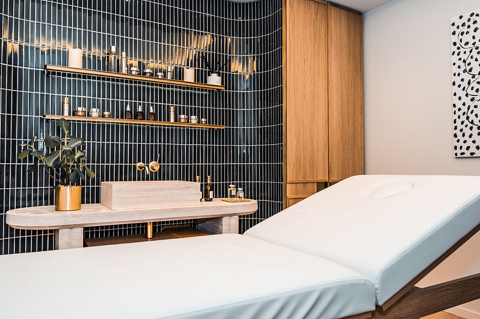 Cabine de soin au Bon Marché avec table de massage DIAS DESIGN