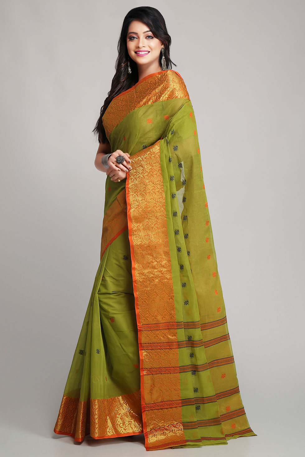 Thumbnail: pure cotton Tant saree in Green without blouse piece