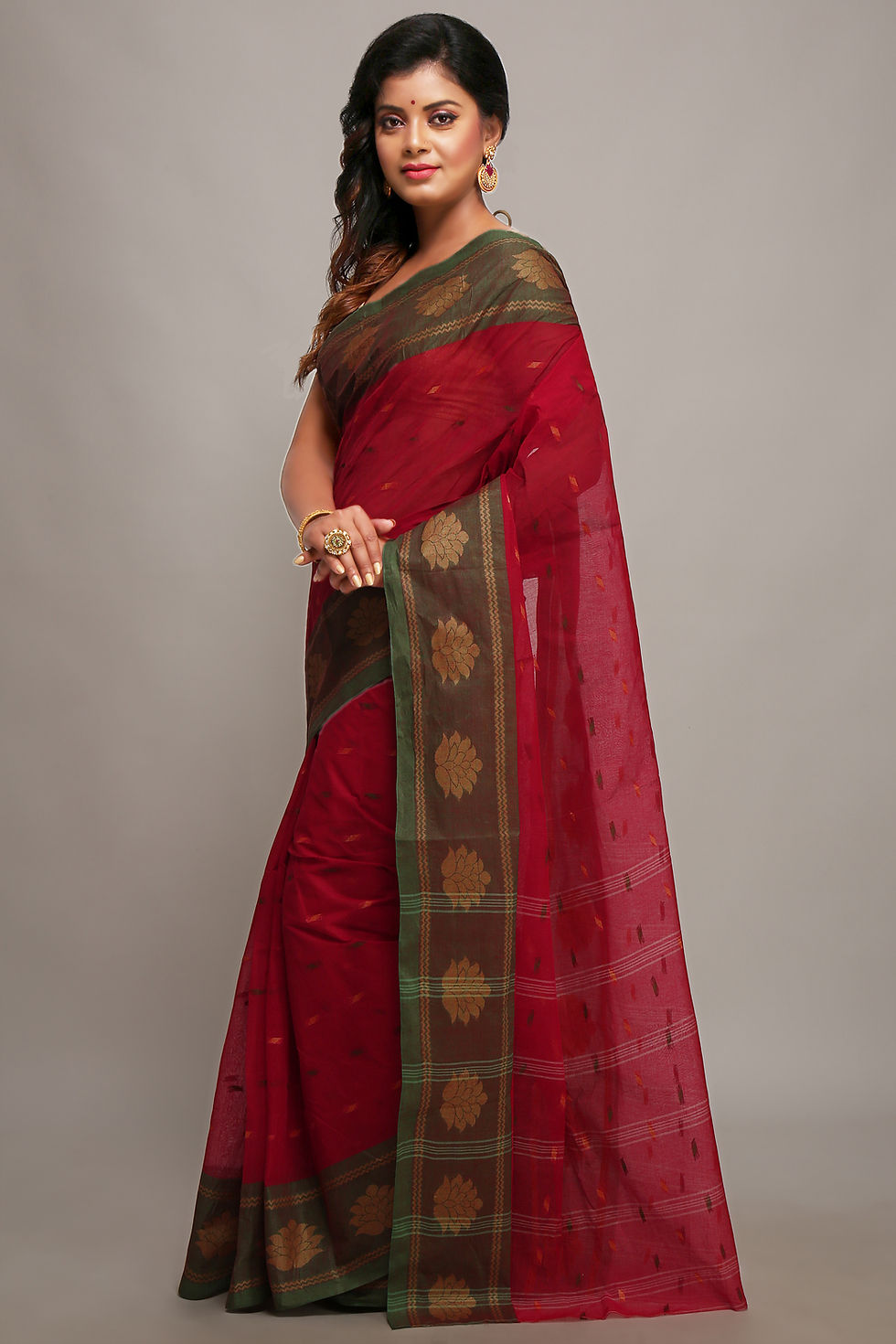 Thumbnail: Woven Pure Cotton Tant Saree in Red without Blouse Piece