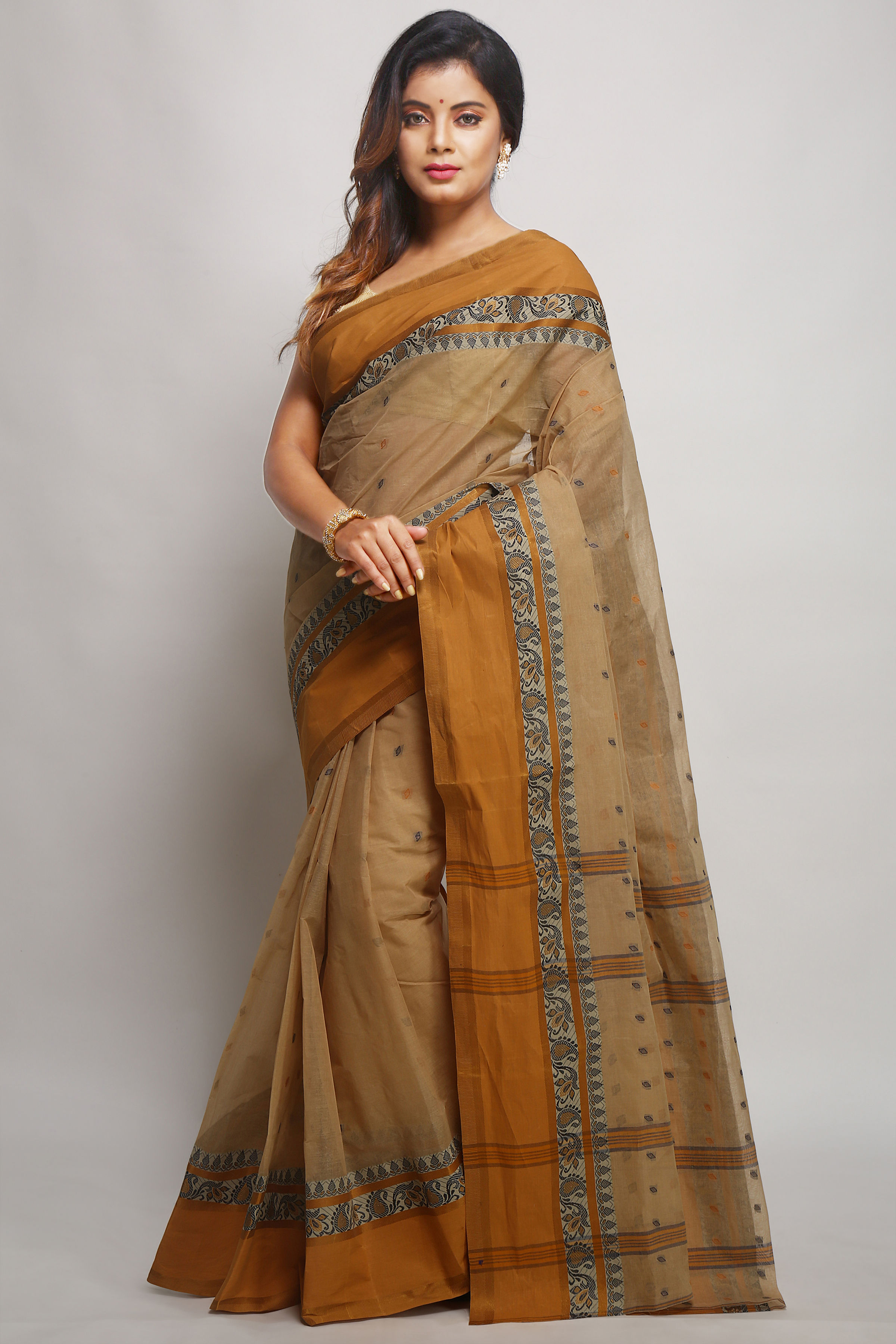 cotton tant saree with starch and bright solid border