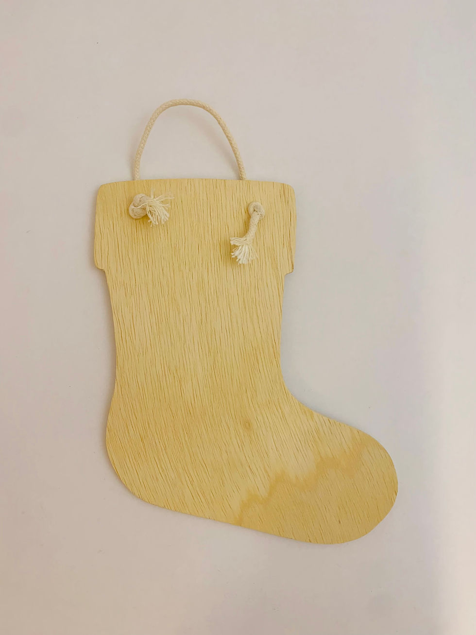 Bota de Madeira Pinus com Cordão