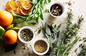 The Best Holistic Essential Oils
For Winter Well-Being