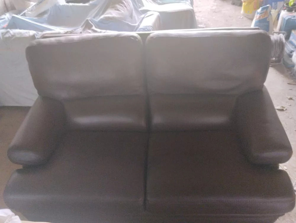 Canapé en cuir marron foncé et son fauteuil neuf