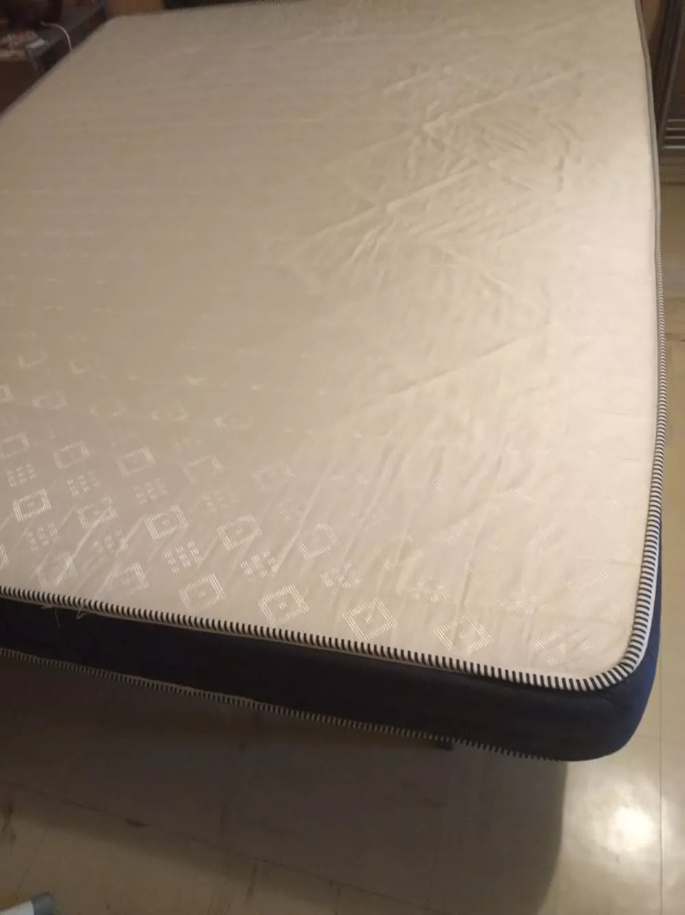 Matelas 160/140 neuf