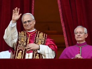 «Мир нехай буде з усіма вами». Перше вітання Папи Римського Лева XIV