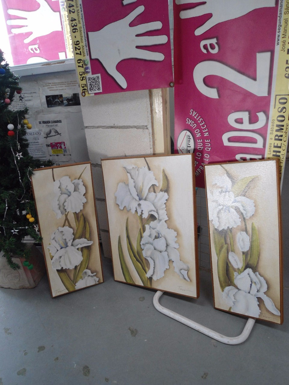 Tres cuadros de flores