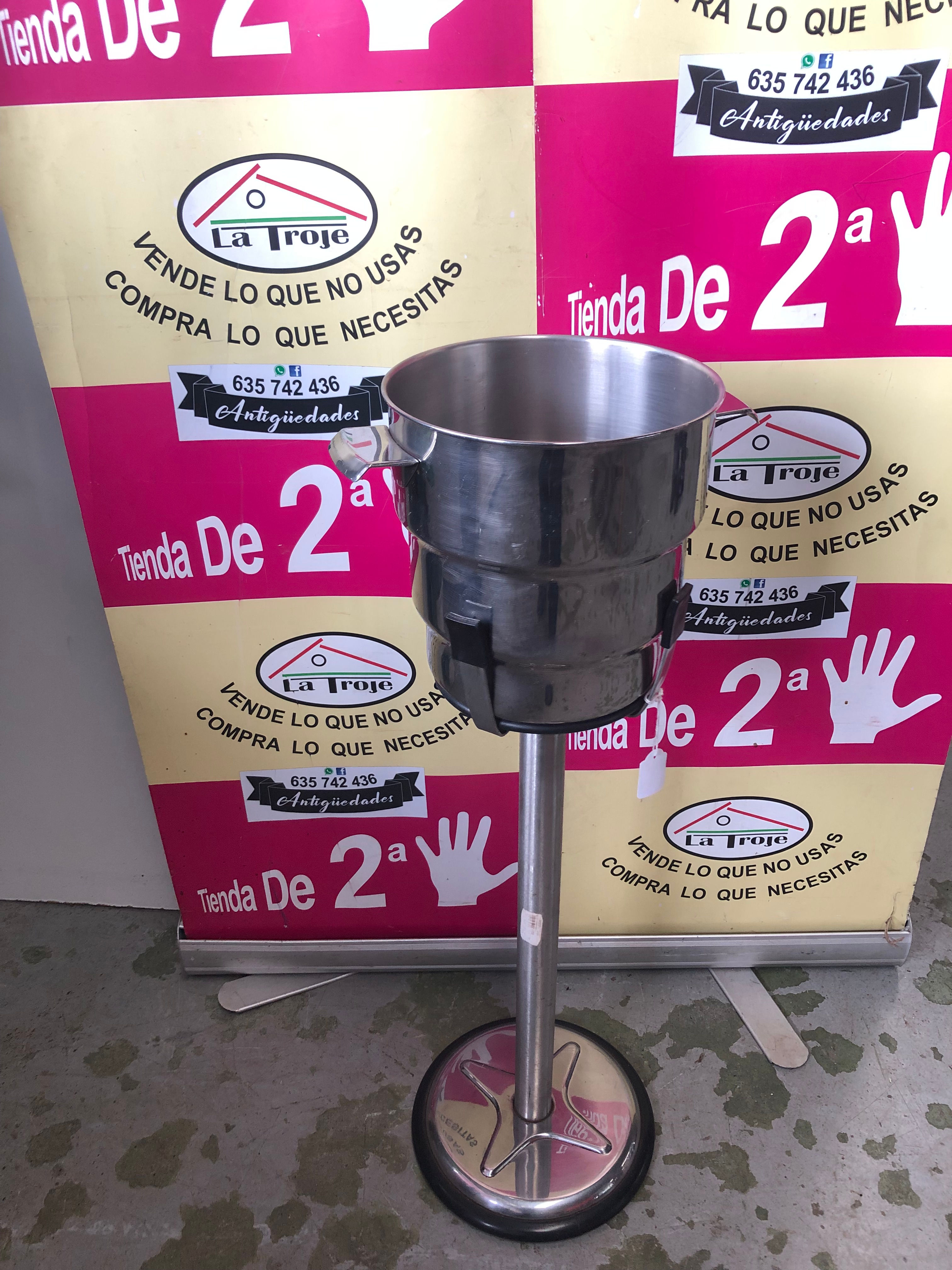 cubitera con pie champanera 220120