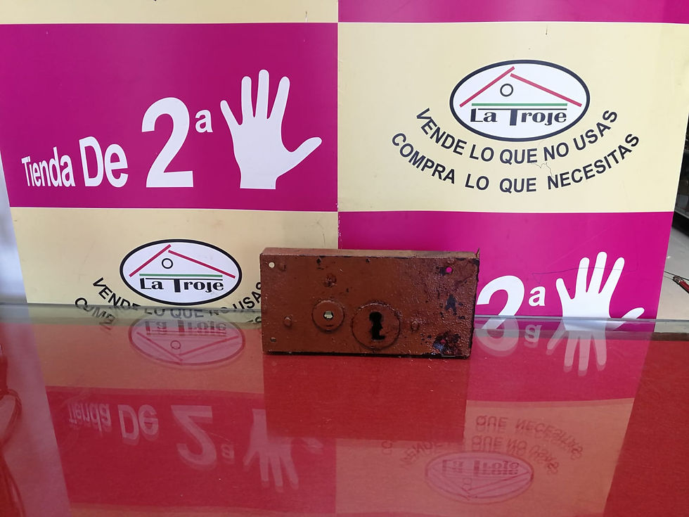 020718 CERRADURA ANTIGUA SIN LLAVE