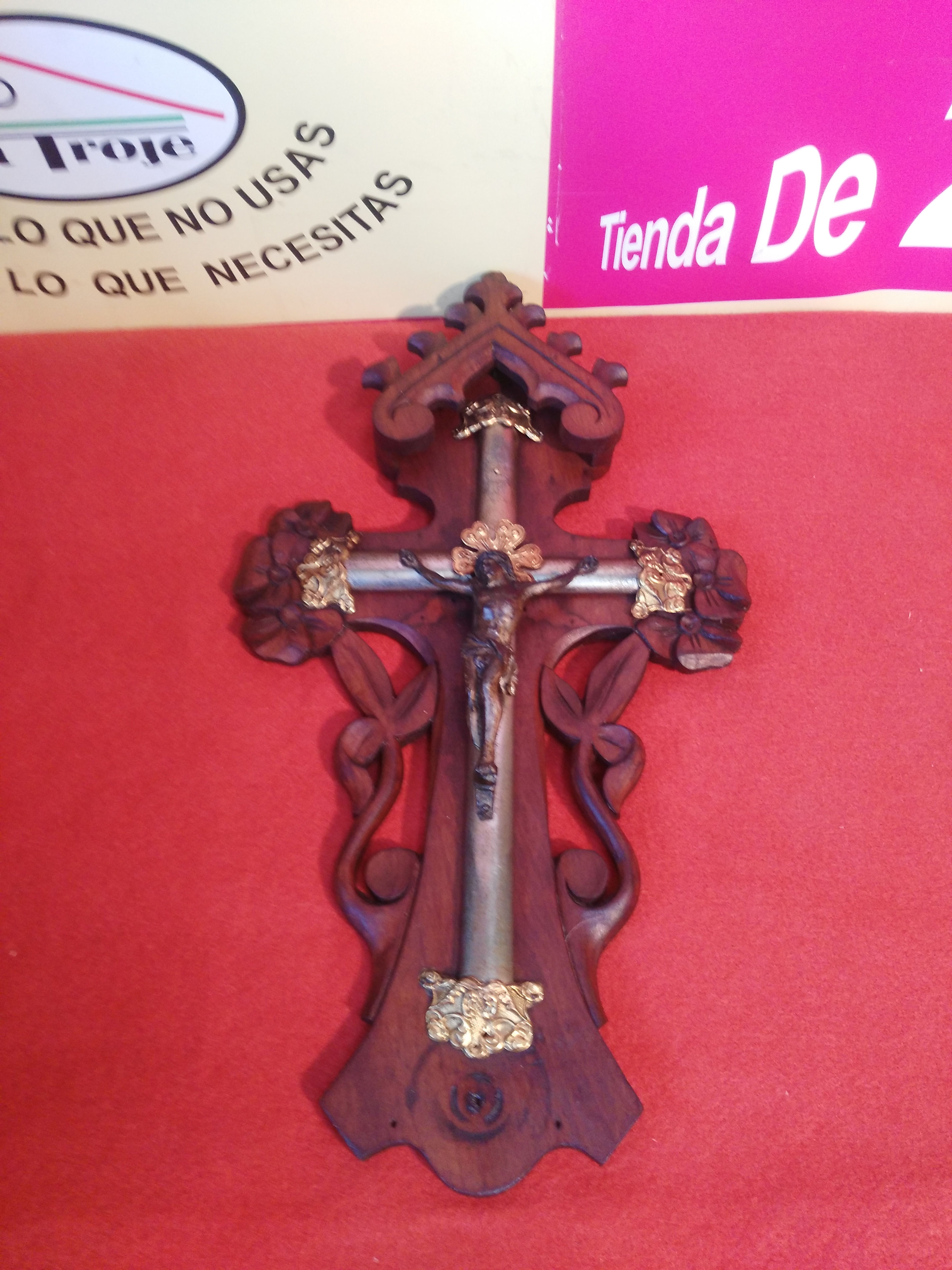 251119 crucifijo madera metal