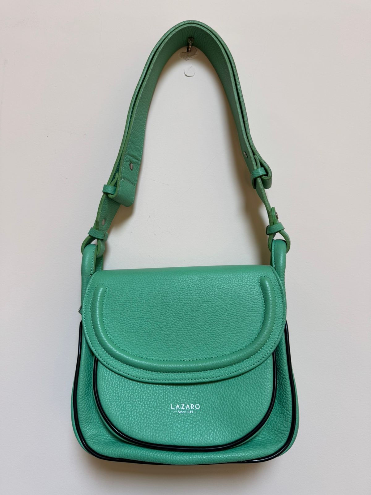 V131 / 240 - Cartera Lazaro