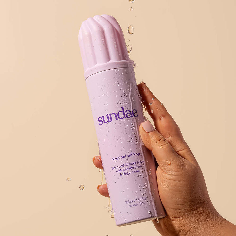 Miniaturbild: Sundae Shower Foam Passionfruit in der Hand