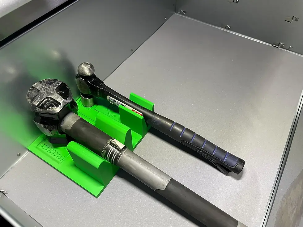 Thumbnail: Magnetic Hammer Organizer