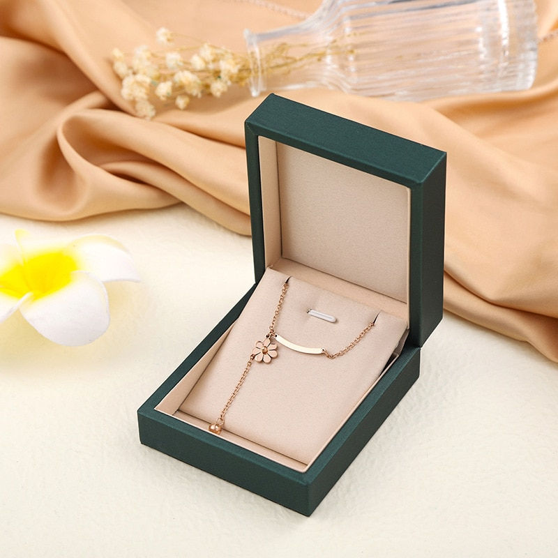 Thumbnail: Bohemian Stainless Steel Necklaces Vintage Delicate Daisy Flower Pendants