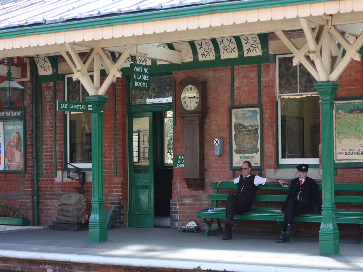 SLEEPY STATION by Richard Peters