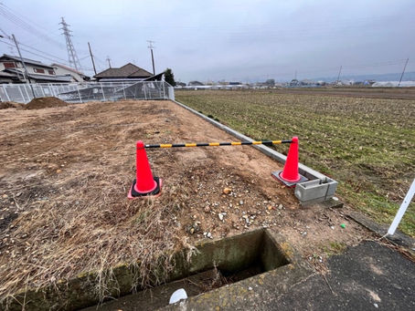 加古川市の新しい新築、現場と素敵なこの字型、平家の基礎工事