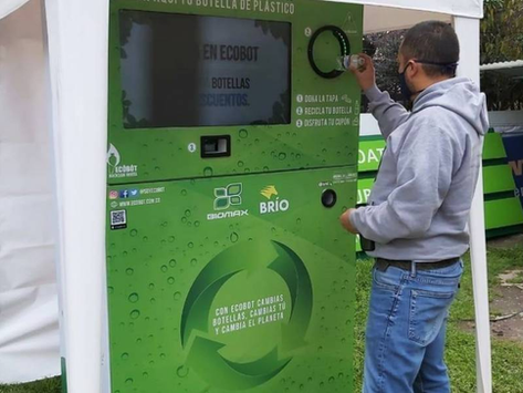Ecobot, la iniciativa caleña que cambia botellas plásticas por descuentos